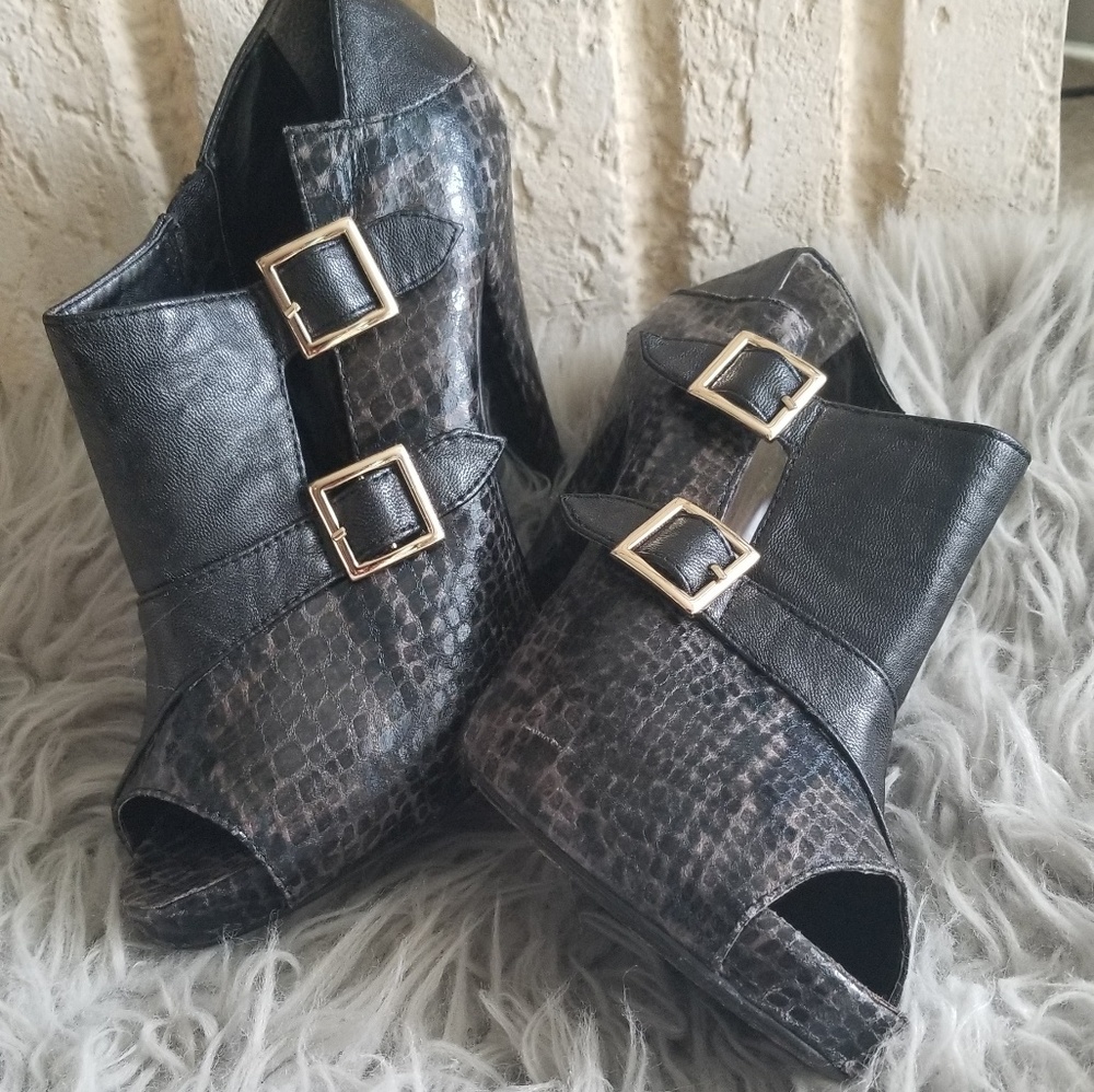 Black double buckle booties